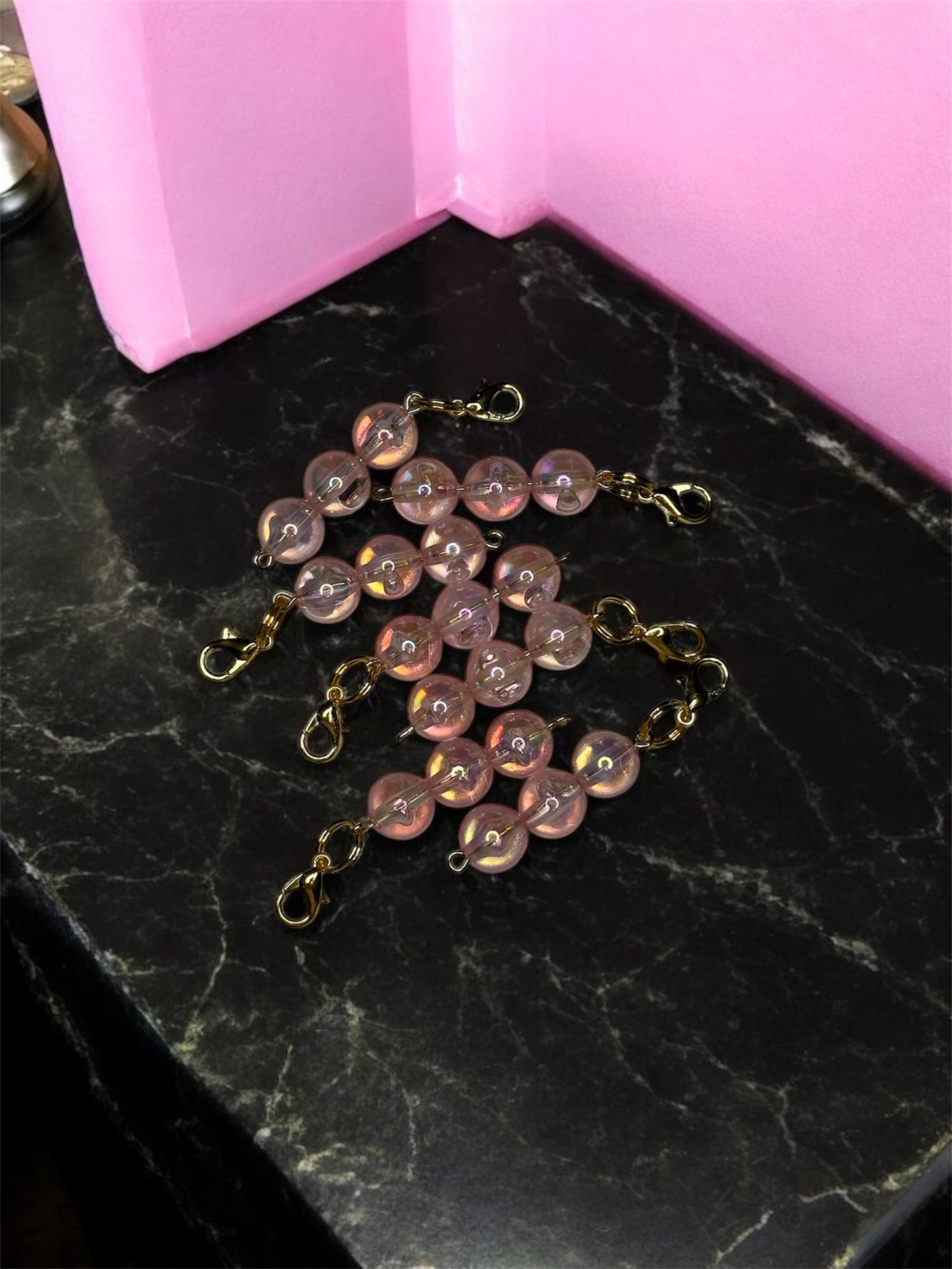 Charm individual (cuentas de discoteca rosas)